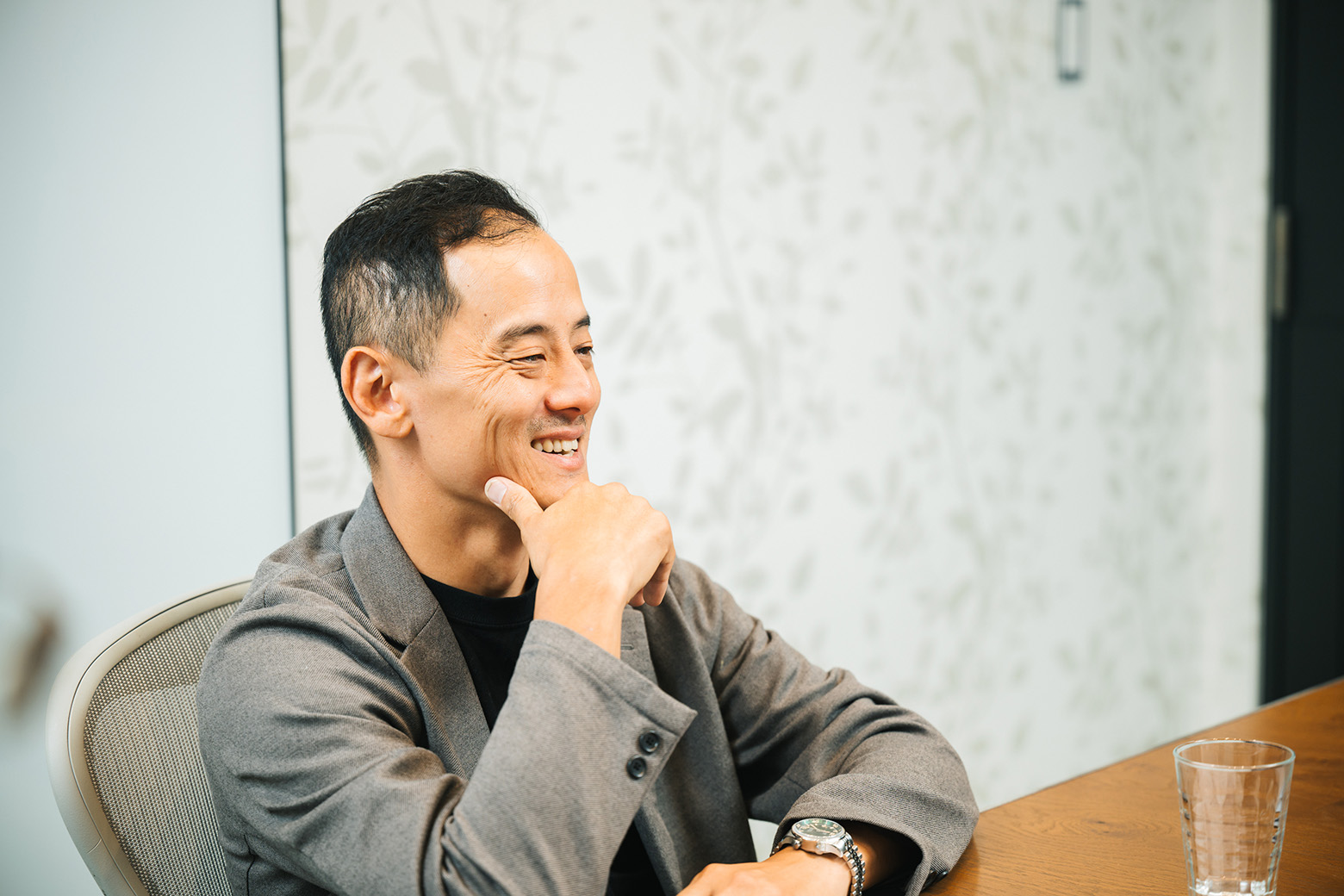 対談でAI時代の企業サイトについて話す河原田隆徳さん
